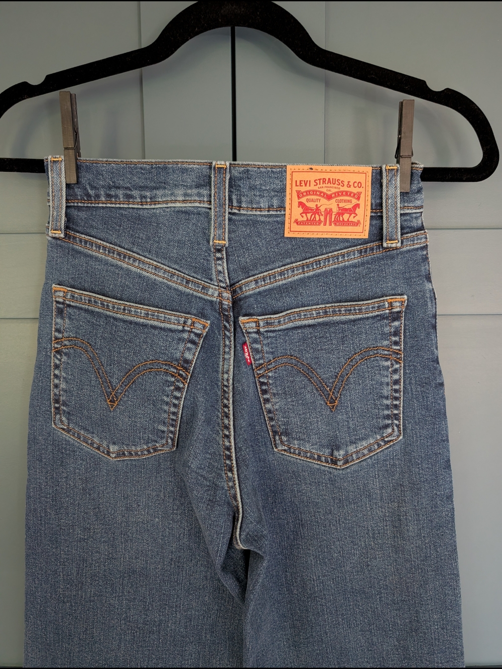 Levi's Ribcage Bell Jeans | Size W25 L32 - Picture 6 of 12